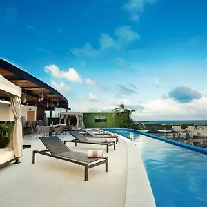 https://the-shore-at-46th-luxury-condos.tulum-hotels.net